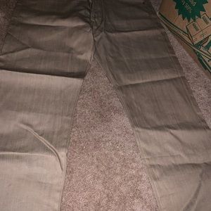 Levi's Jeans - MENS LEVI JEANS SIZE 40x32 tan color perfect Levi's Jeans - MENS LEVI JEANS SIZE 40x32 tan color perfect